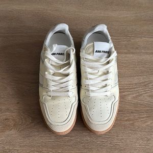 AMI Paris｜Classic Low Top Sneakers